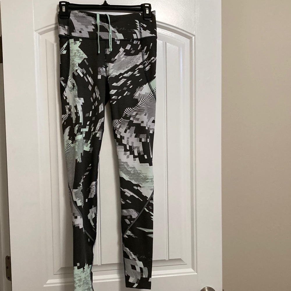 NWT Under Armour Cold Gear size S